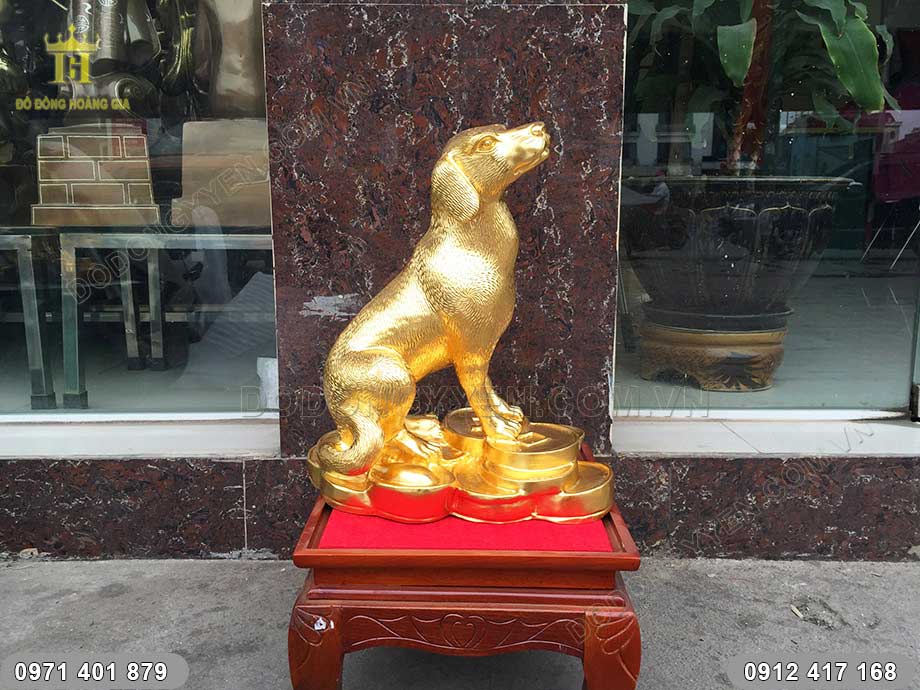 Tượng chó phong thủy đồng dát vàng mang lại không gian sống đẳng cấp 