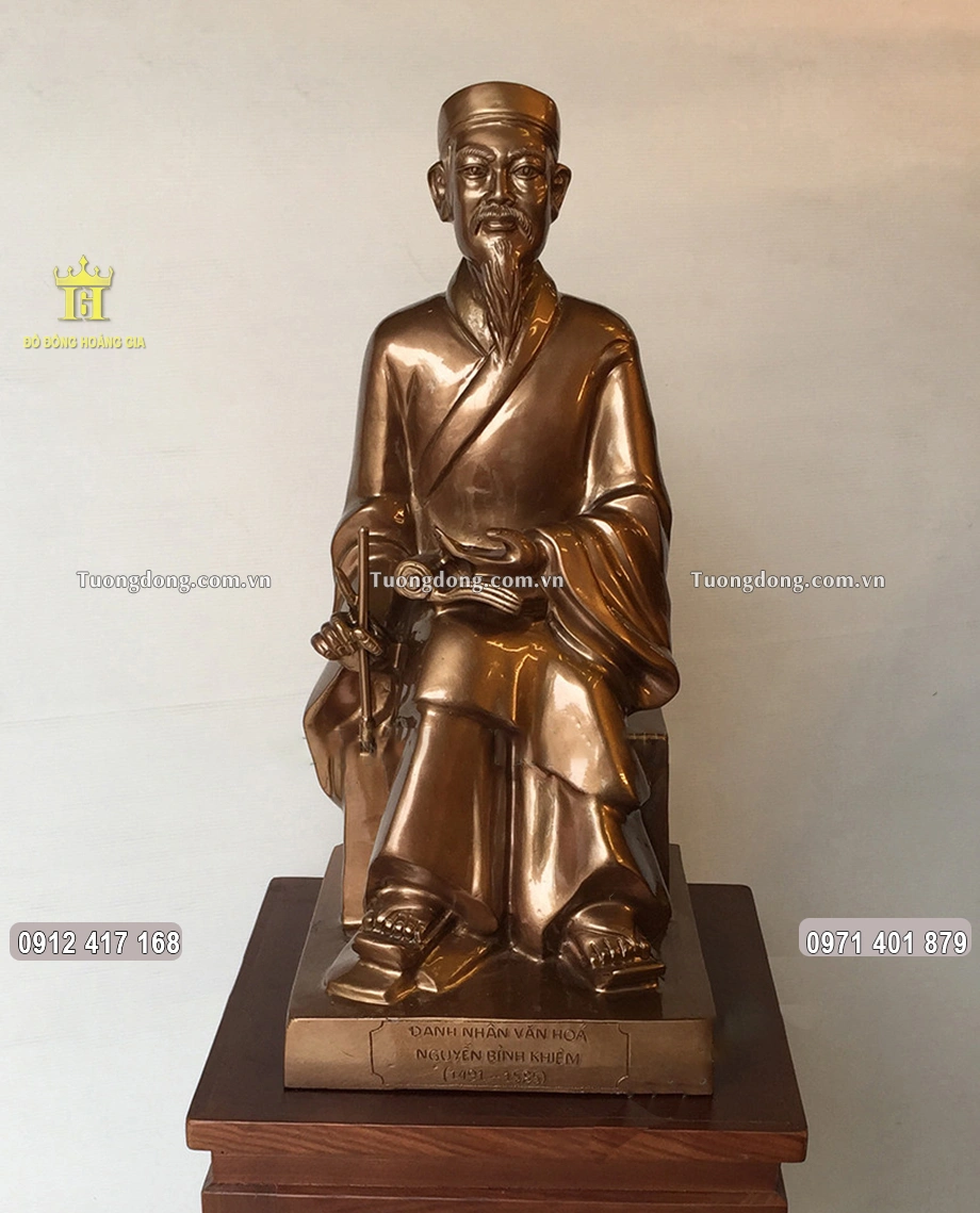 Tượng Nguyễn Bỉnh Khiêm Bằng Đồng Đỏ Làm Màu Cổ