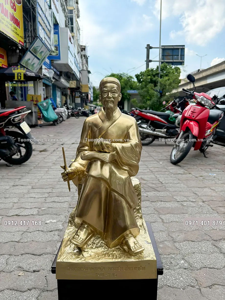 Tượng Nguyễn Bỉnh Khiêm Bằng Đồng Vàng Cao 50Cm