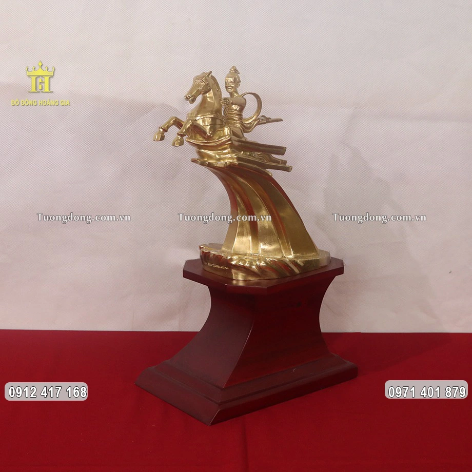 Tượng Thánh Gióng Bằng Đồng Vàng Cao 33Cm