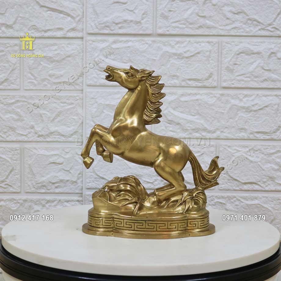 Linh vật ngựa phong thủy bằng đồng vàng nguyên chất đẹp - TĐ151