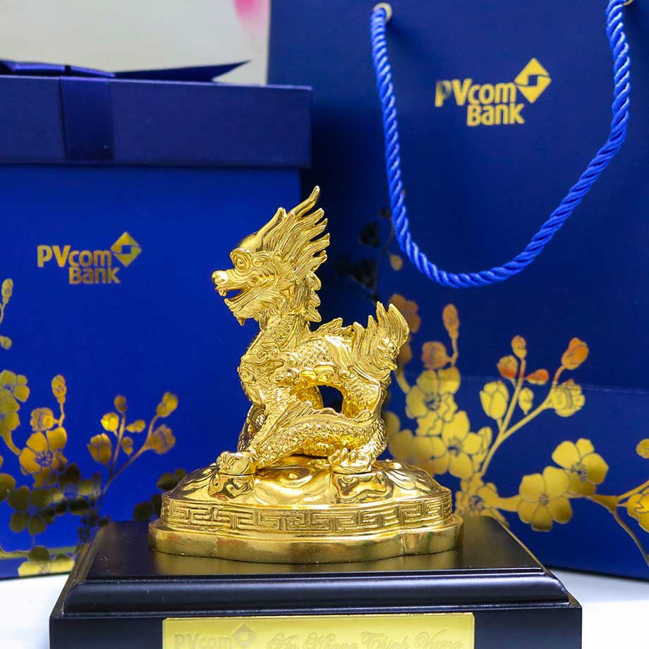 Bàn Giao Tượng Linh Vật Rồng Mạ Vàng 24K Cho Khách VIP PVcomBank