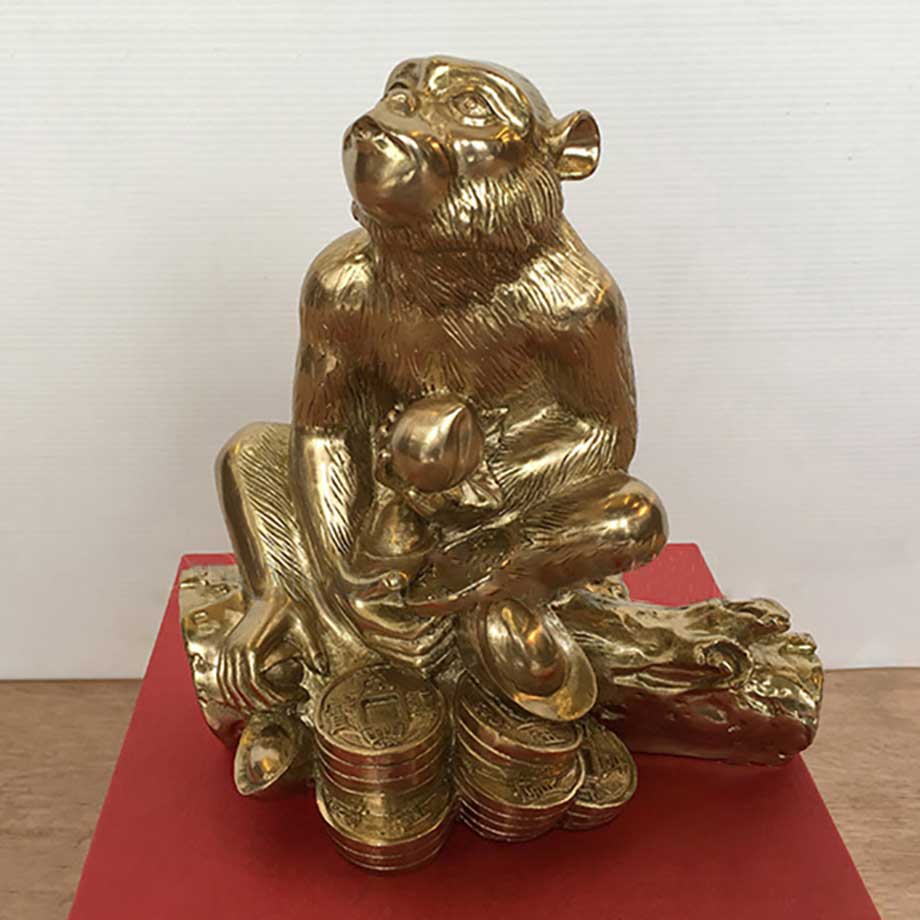Tượng Con Khỉ Bằng Đồng Ôm Quả Đào Cao 17Cm