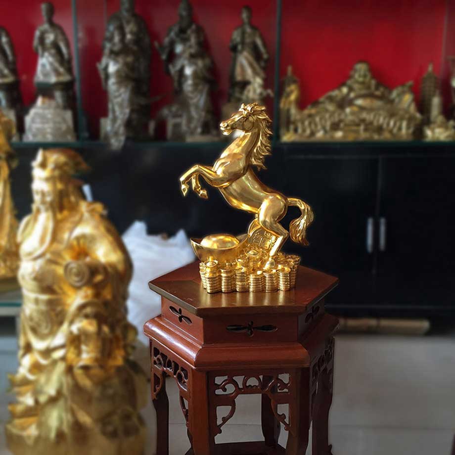 Tượng Con Ngựa Bằng Đồng Dát Vàng 9999 Cao 30Cm