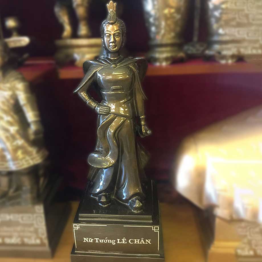 Tượng Đồng Đỏ Nữ Tướng Lê Chân Khảm Bạc 925