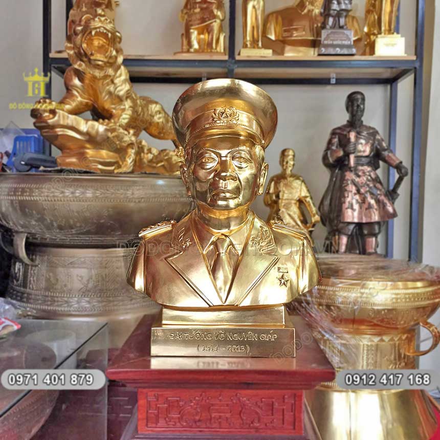  Pho tượng đồng Bác Giáp dát vàng là dòng sản phẩm tượng đồng cực VIP tại Hoàng Gia 