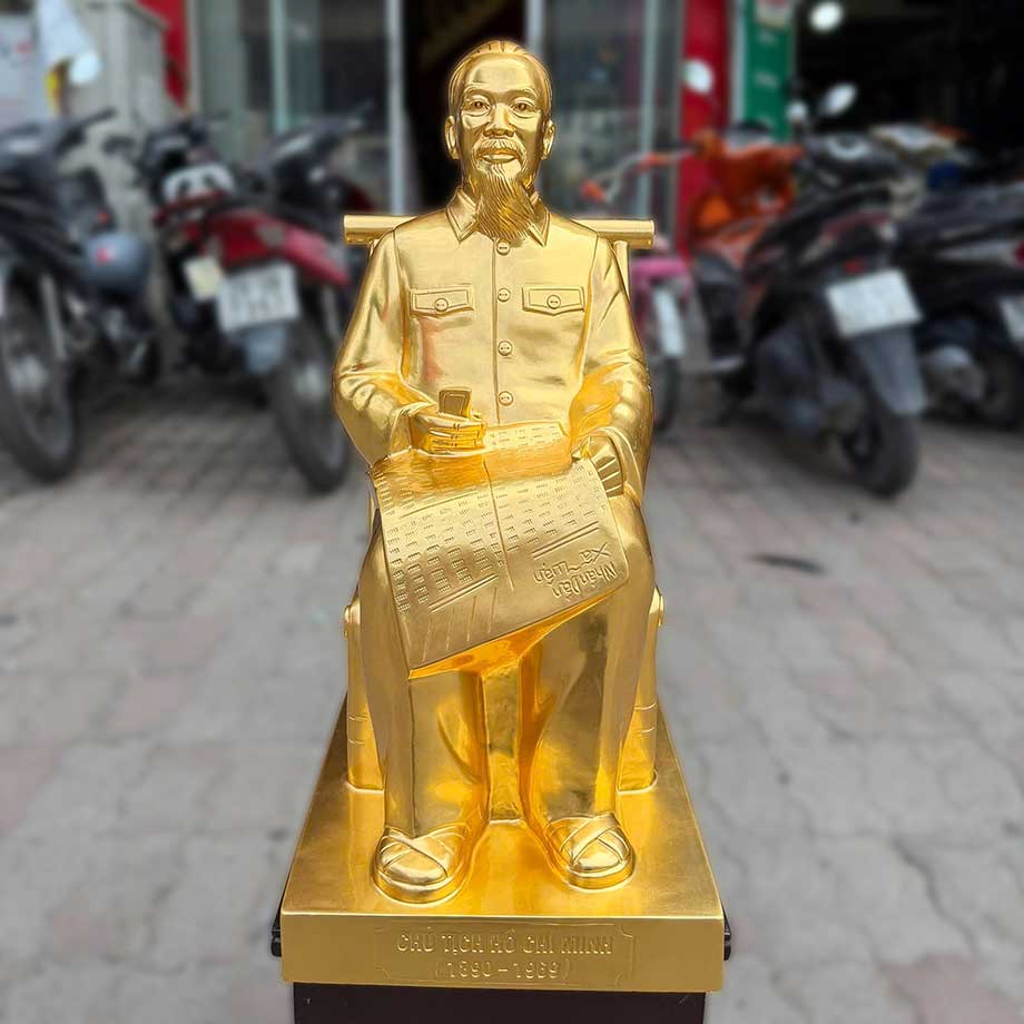 Tượng Bác Hồ Ngồi Ghế Mây Dát Vàng 9999 Cao 60Cm