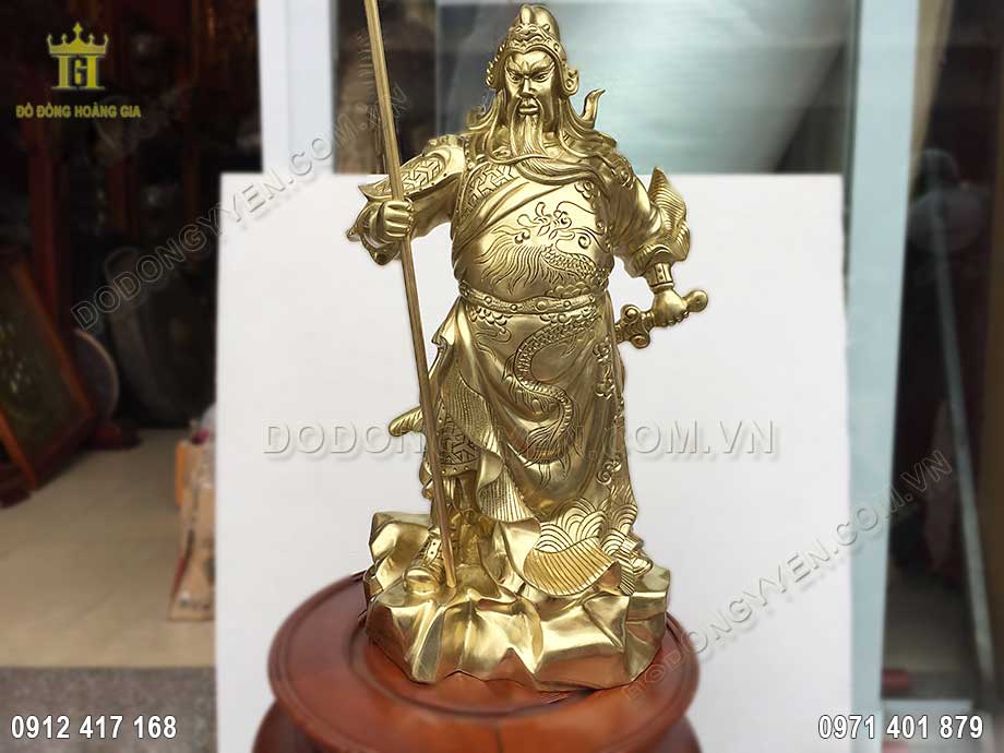 Tượng đồng Quan Công đứng chống đao cao 42cm bằng đồng vàng - TĐ107