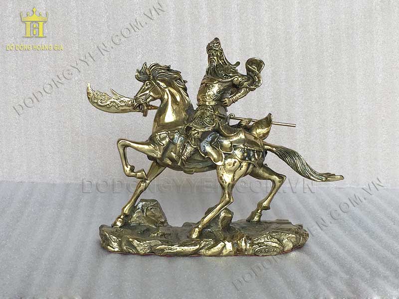 Tượng đồng Quan Công cưỡi ngựa đồng vàng cỡ nhỏ