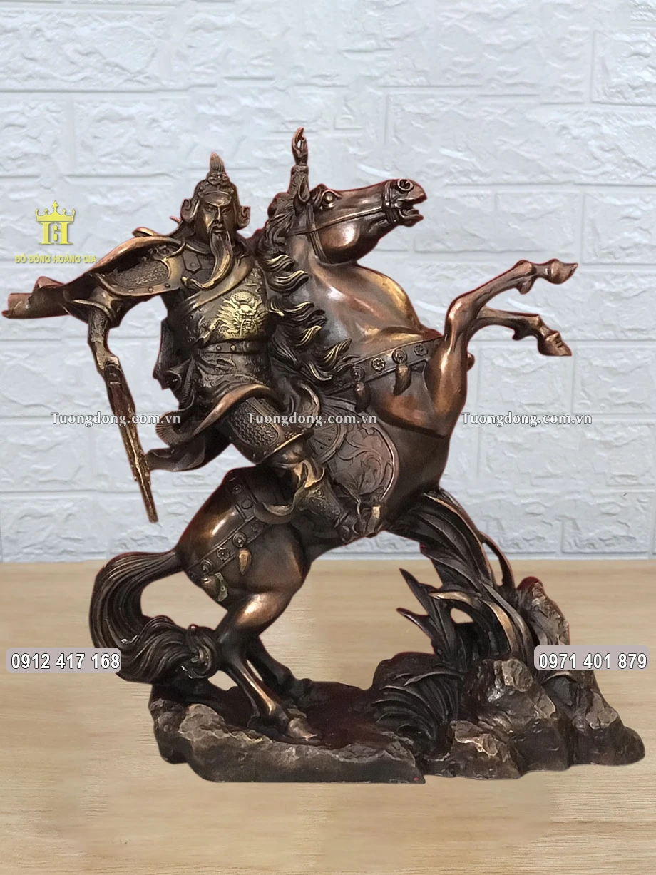 Tượng Quan Công Cưỡi Ngựa Bằng Đồng Vàng Hun Giả Cổ