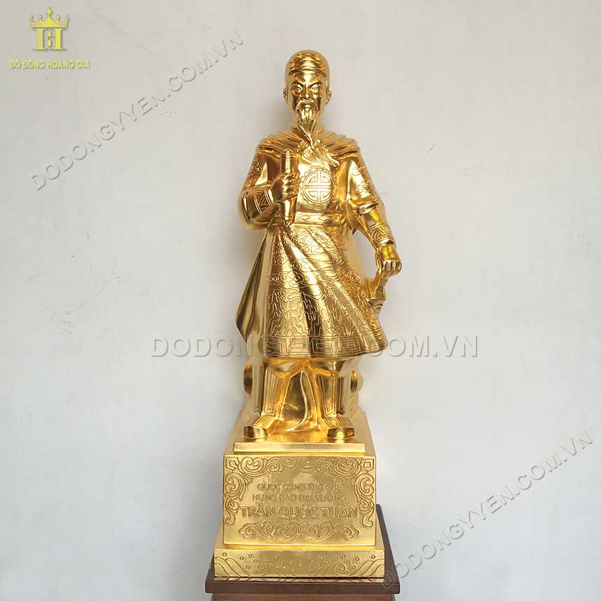 Bức tượng đồng Trần Quốc Tuấn dát vàng cao cấp 