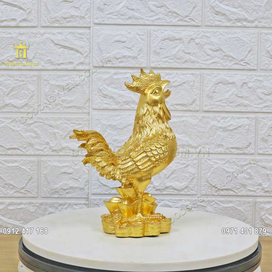 Pho tượng gà phong thủy được đúc nguyên khối bằng đồng vàng