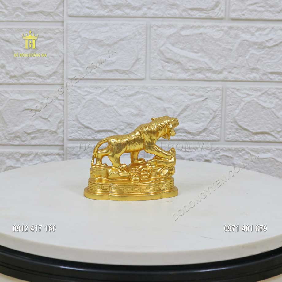 Pho tượng hổ phong thủy bằng đồng dát vàng được khách hàng vô cùng yêu thích