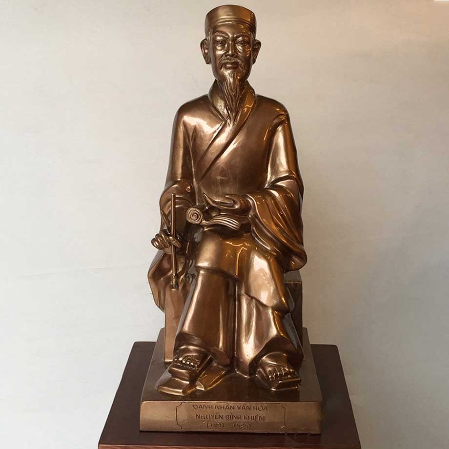 Tượng Nguyễn Bỉnh Khiêm Bằng Đồng Đỏ Làm Màu Cổ