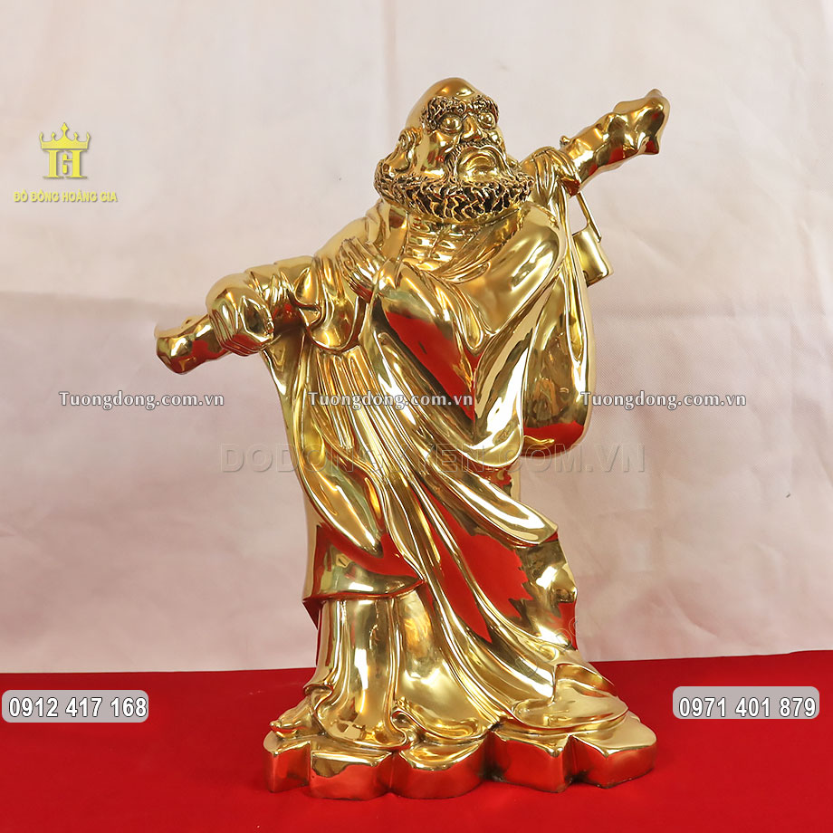 Pho tượng Đạt Ma Sư Tổ được đúc hoàn toàn từ nguyên liệu đồng vàng