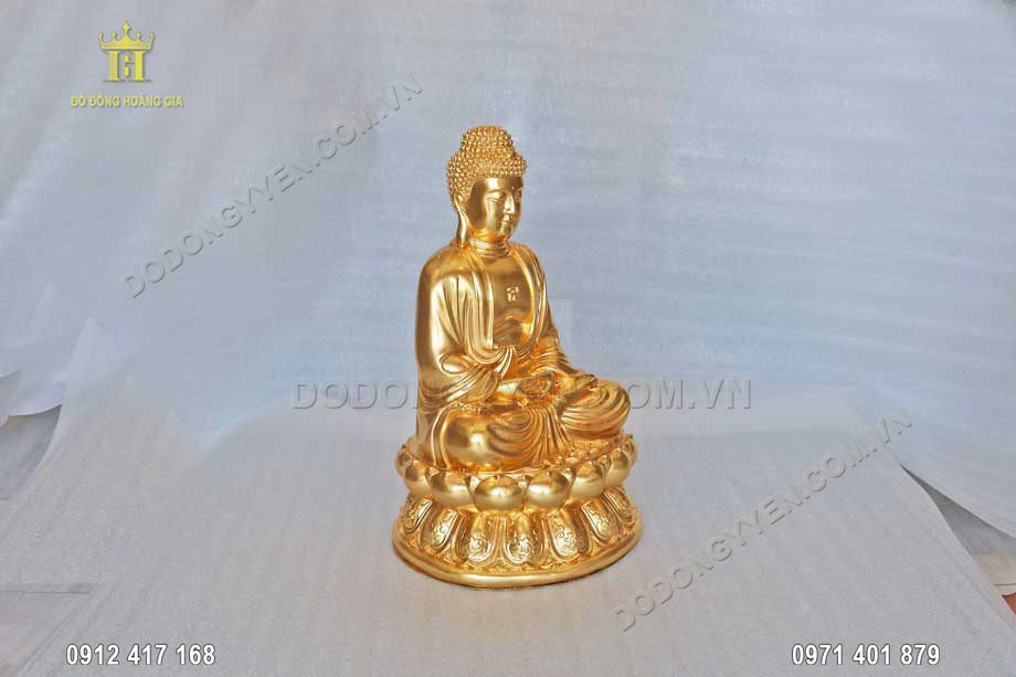 Từng đường nét trên bức tượng Phật A Di Đà được nghệ nhân chế tác tinh xảo 