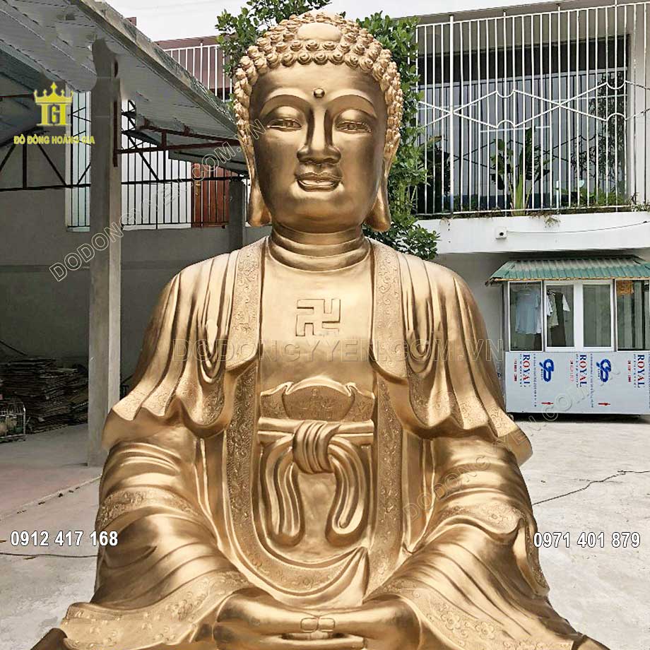 Pho tượng Phật A Di Đà cao 2M được chế tác theo yêu cầu khách hàng để cúng tiến vào đình chùa 