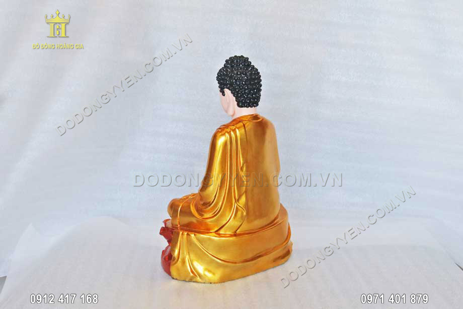 Pho tượng Phật Thích Ca Mâu Ni được sơn son thếp vàng mang đến sự cao cấp 