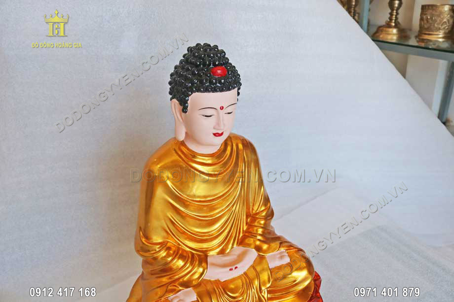 Từng đường nét trên gương mặt tượng Phật được làm tinh xảo nhất 
