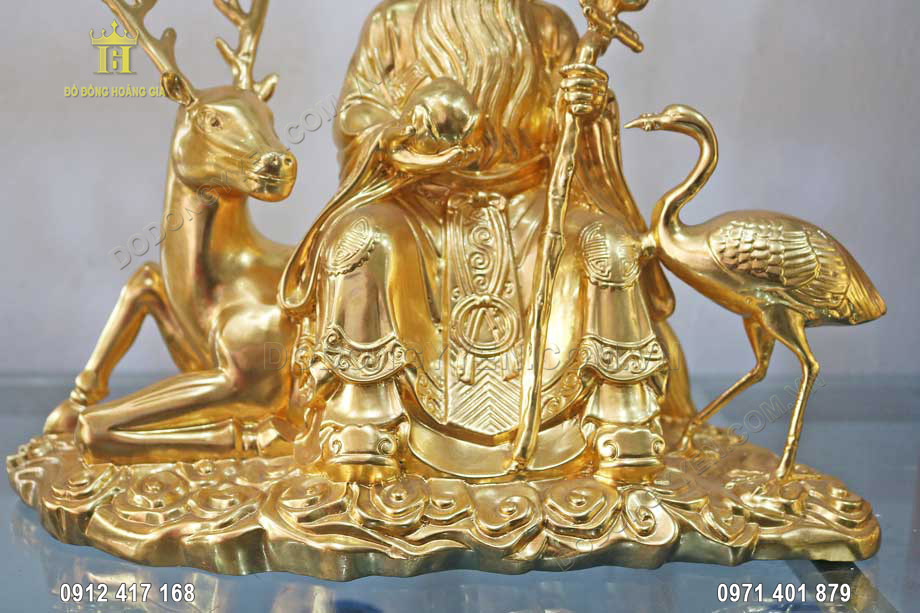 Tượng được chế tác từ nguyên liệu đồng vàng, vàng 9999 tuyệt đẹp
